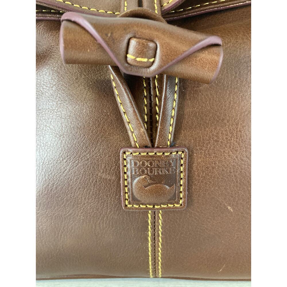 DOONEY & BOURKE MEDIUM BROWN SOFT LEATHER CROSSBODY BAG - Picture 3 of 16